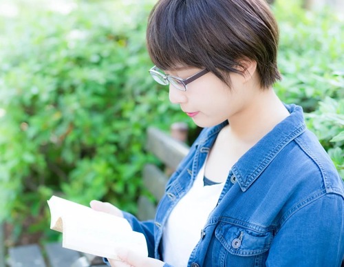 Z世代「読書はコスパがいい。数百円で膨大な知識がインプットされる」→Zの間で読書が大ブームに