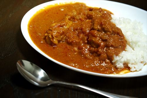 アホ「鶏肉のカレーとか貧乏人かな？」←こいつ