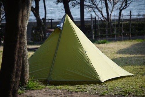 一人でテント遊びしてると高確率で変な奴に絡まれるんだけど