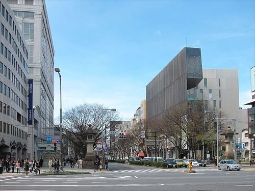800px-Aoyama-Omotesando-01_R