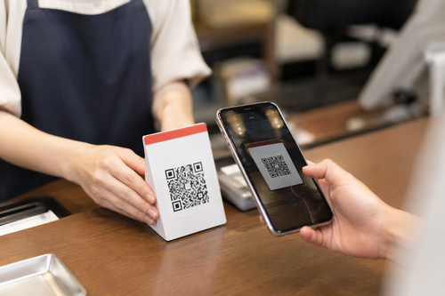 PayPay｢他社クレカは9月から使えません｣