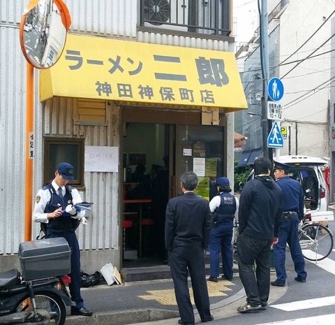【激怒】ラーメン二郎 神田神保町店で窃盗事件 / 営業できずファン怒り「あぁぁマジでイライラする！」