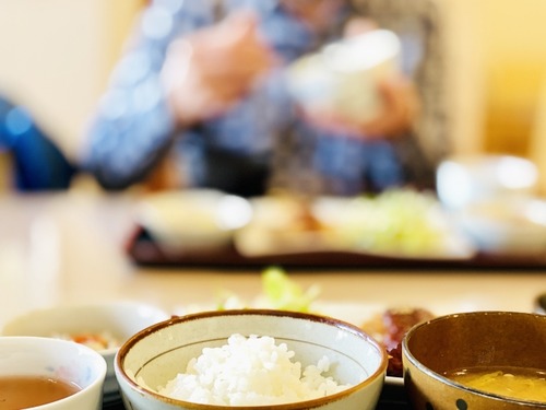 【衝撃】なんj民父「おい飯行くぞ！」←よく行ってた店で家庭の経済レベルがわかると話題に