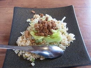 こういうチャーハンの皿まじでやめろ