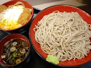 富士そばのミニひれカツ丼＋もりそばセット￥５００也はもっと評価されるべき