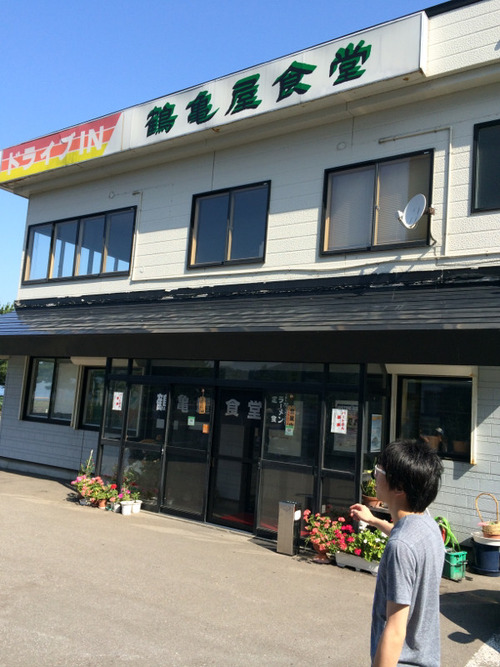 青森の浅虫温泉に巨大マグロ丼安価で食わせる店が有るから近くに寄ったらそこで食え。