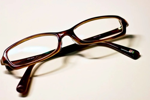 cropPPP_cyairoihushinomegane