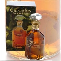 フランス、ノルマンディー地方で造られるリンゴが原料の蒸留酒「カルヴァドス」