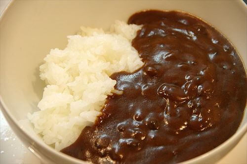 1200px-ゴーゴーカレー_レトルト_2014_(15374715161)_R