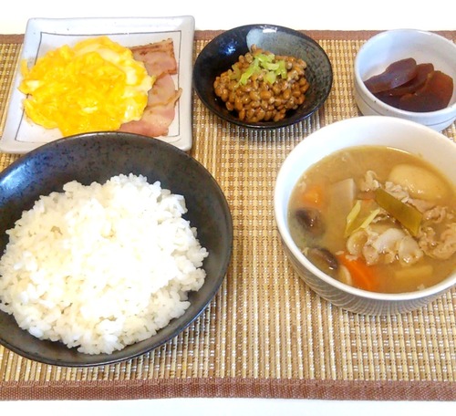 ワイの作った とん汁朝食(300円)