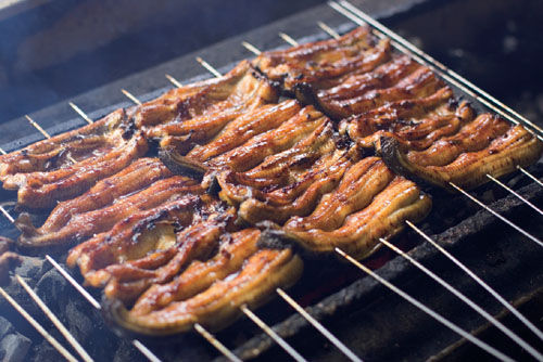うなぎは関東風の蒸したうなぎに限る カリカリの関西風 笑 うなぎの食い方を分かってないド素人 お料理速報