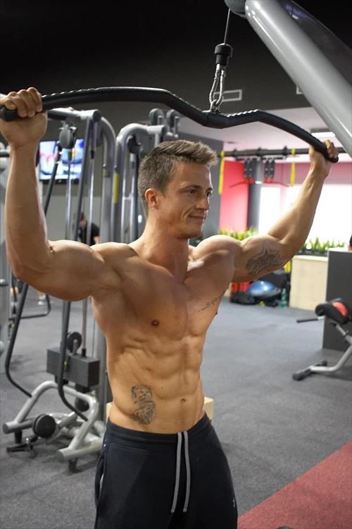 g-muscles-man-sport_R