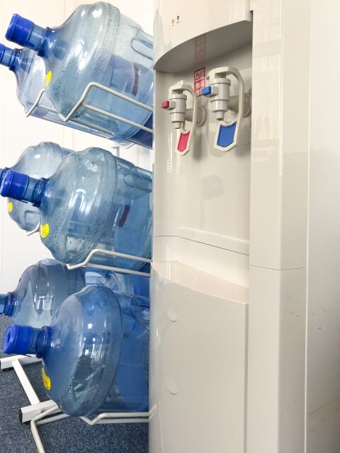 ワイ、ウォーターサーバーを契約してしまう