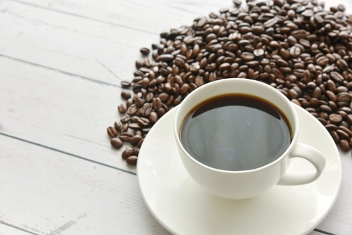 スターバックスが撤退したロシア、スタバにそっくりなロゴで営業再開