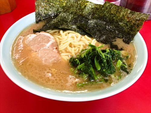 家系ラーメンにニンニクを入れた時の覚醒する感覚