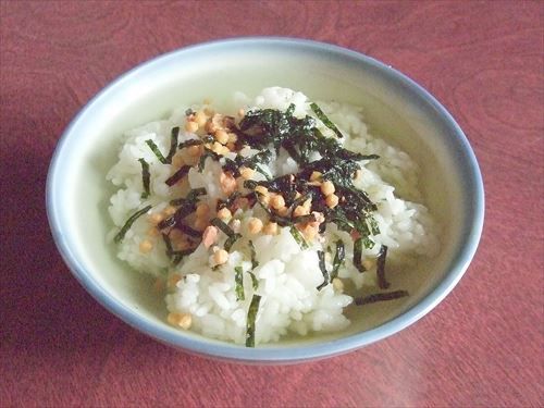 謎の男「お茶漬けは水で作ったほうが美味い」ワイ「何いってだこいつ‥」 	