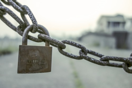 セブンイレブン本部社員さん　オーナー不在時に無断発注横行、栄養ドリンクなど15万円分の発注も 	