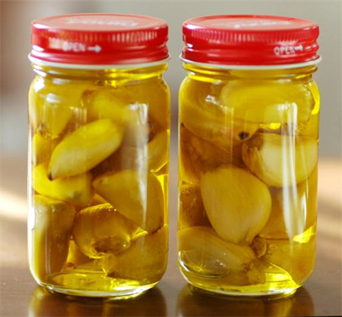 にんにくのオイル漬け作ったらペペロンチーノしか使いみちなくてワロタｗｗｗｗｗｗｗｗｗ