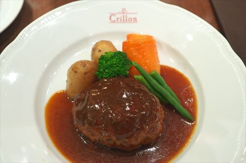 小学生「ハンバーグうっま！やきそばうっま！」