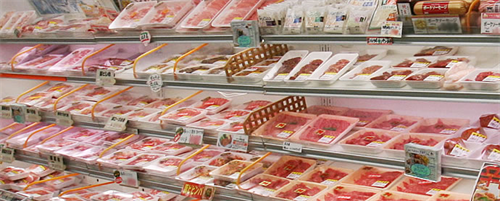 スーパーで肉とか魚買ったらすぐに小袋に移し代えて容器を捨てて帰るんだけどダメかな？