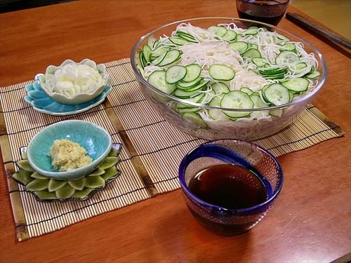 そうめん一口目「クッソうめえ！！」二口目「うめー…」