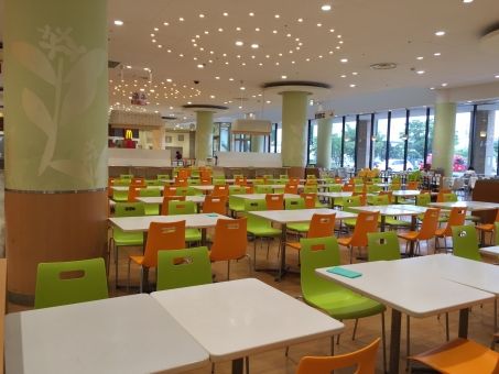 フードコード利用者が語る驚きの体験談　「まだ食べてるのに、『この席空きますか』って言われた」 	