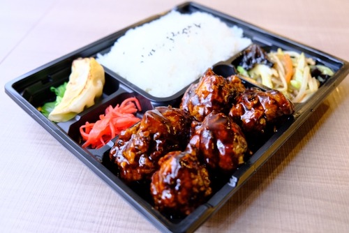 スーパーマーケットの弁当