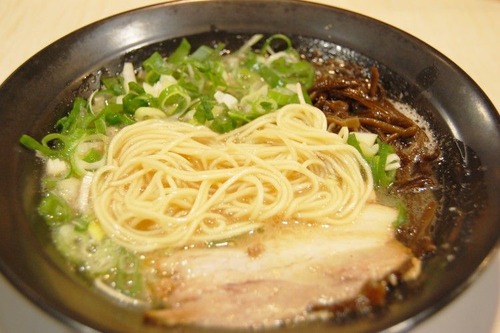福岡県のラーメン店、ほぼ豚骨ラーメン←これは話盛ってる？