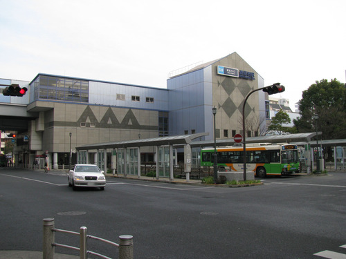 Tokyo_Metro_Nishi-kasai_sta_002