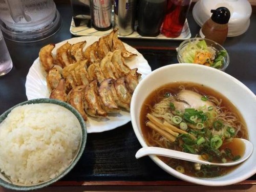 自称大食い「王将のセット？んなもん余裕で食えるでｗｗｗｗｗｗｗｗｗｗｗ」