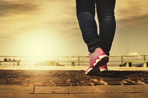walk-2635038_640_R