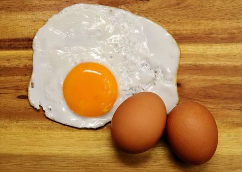fried-egg-yolk-protein-eat_R