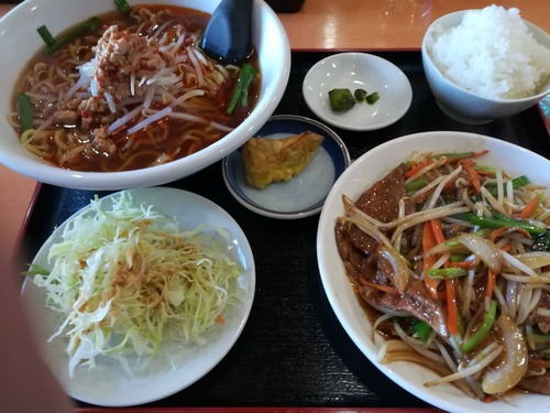 ワイ「じゃあこのニラレバ定食（670円）ひとつ」台湾料理屋店員「ﾊｲｰ」 	