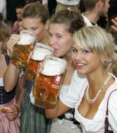 oktoberfest-girls