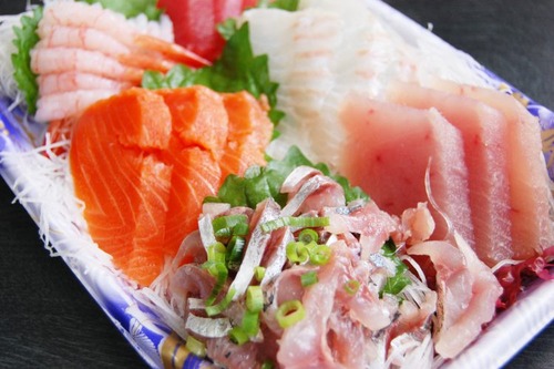 【悲報】スーパーで売ってる刺身、不味い