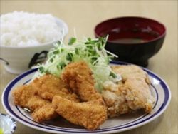 先輩「普通全員の定食が揃うまで先に来ても手つけないだろｗｗ」