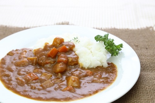 【悲報】カレーライスの要らない具が全国アンケで判明してしまう 	