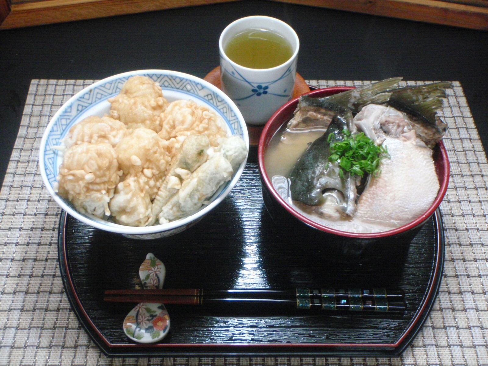 真鱈の白子とオクラの天丼 鰤あらの味噌汁で家ご飯 秘技 ちゃぶ台返し360度のきまぐれダイニング 真鱈の白子とオクラの天丼 鰤あらの味噌汁で家ご飯 秘技 ちゃぶ台返し360度のきまぐれダイニング