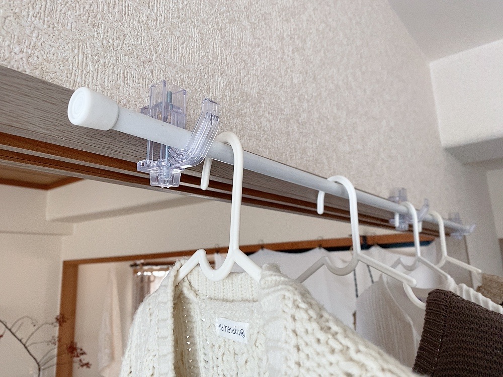 一瞬で便利空間 セリア 縦にも横にもはさめる かもいフック がおすすめの理由 Chairs And インテリアコーディネーター的ｄｉｙと暮らしのブログ Powered By ライブドアブログ