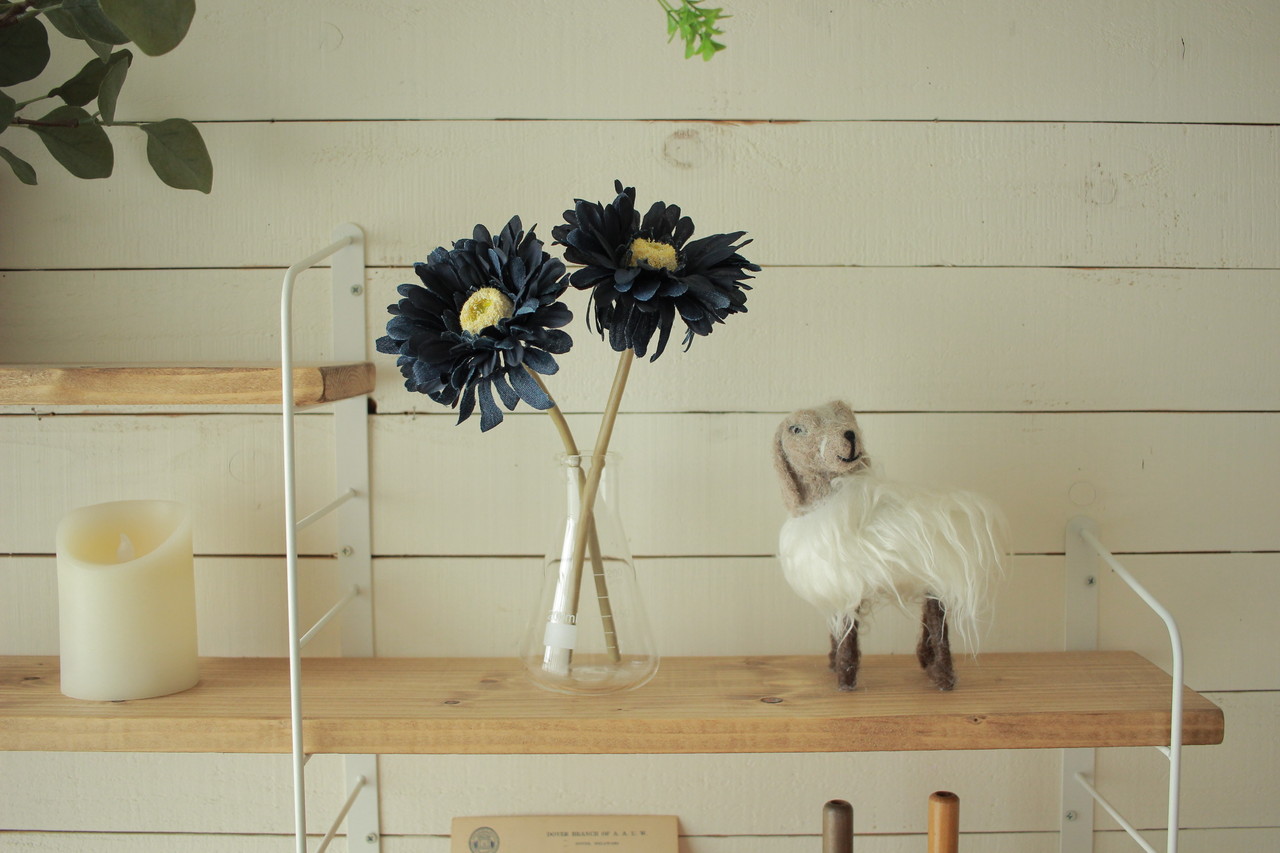 セリア デニム素材のフェイクフラワーがかわいい件 Chairs And インテリアコーディネーター的ｄｉｙと暮らしのブログ Powered By ライブドアブログ