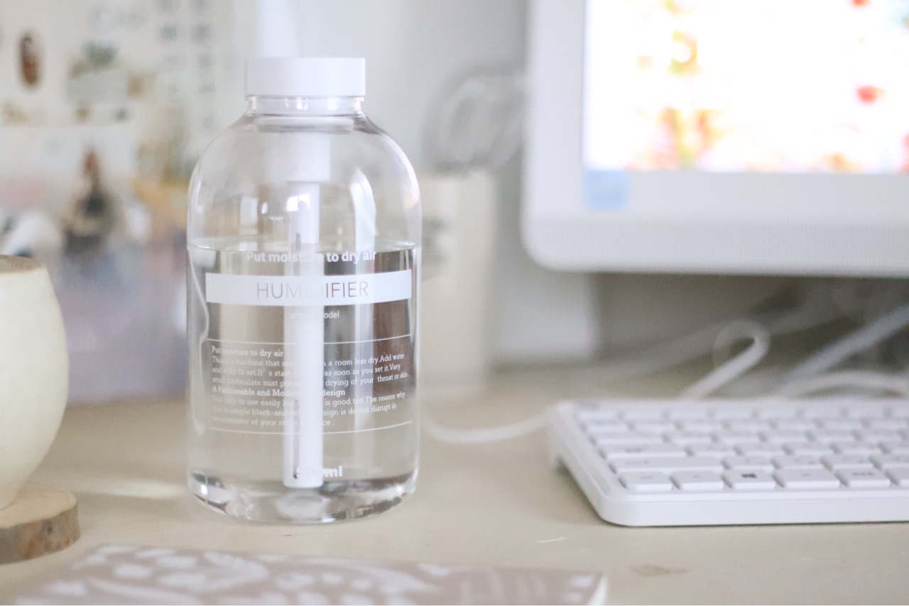 乾燥対策！リモートワークでも使いたい♪３COINSの「USB卓上加湿器」 : Chairs and. インテリアコーディネーター的ＤＩＹと暮らしのブログ