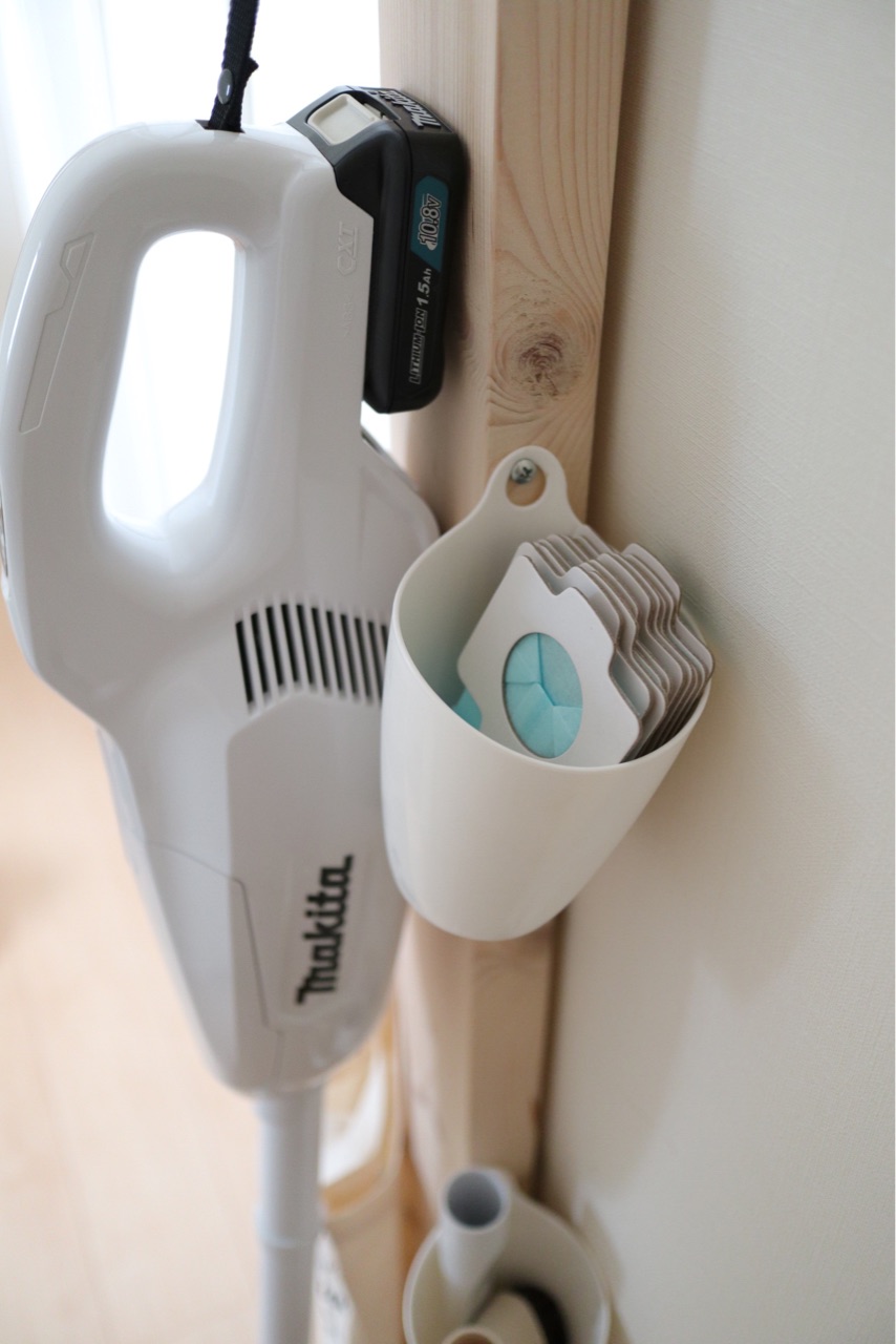 ラブリコ セリアでマキタの掃除機スタンドをdiy Chairs And インテリアコーディネーター的ｄｉｙと暮らしのブログ Powered By ライブドアブログ