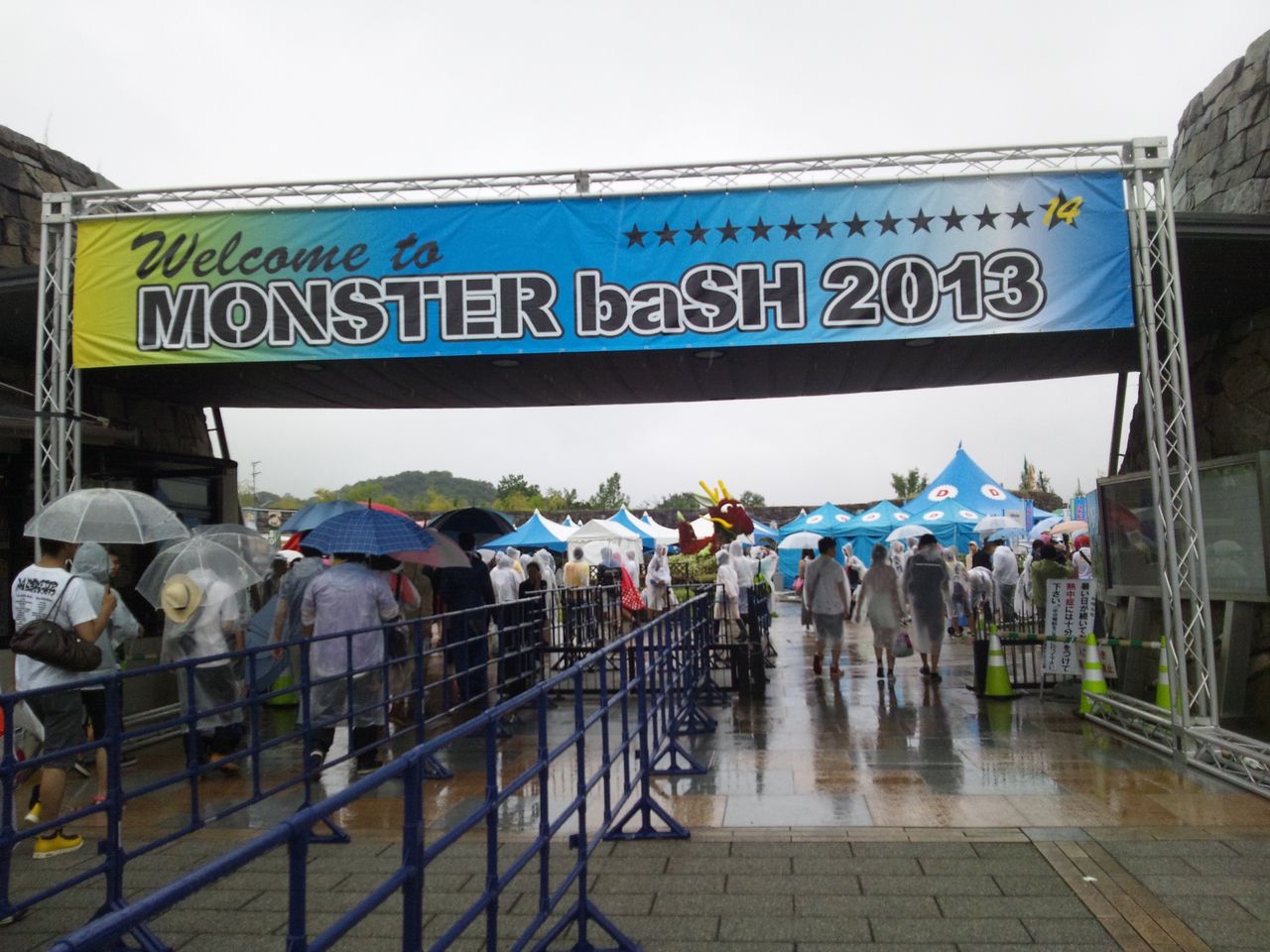 MONSTER baSH 2013 : 100倍の微笑み