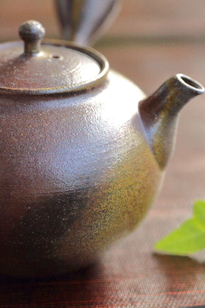 萬古焼　山本広巳 緑釉　壷　ツボ　花入れ　穴窯 窯変 万古焼 華道具 茶道具 山本広巳 灰釉象嵌急須 萬古焼 穴窯焼成茶器 満容量240ml 名匠の茶器 桐箱