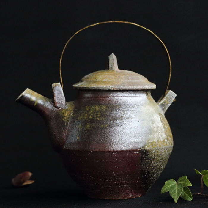 松崎健さんの穴窯窯変灰被り土瓶です : 茶器chaki