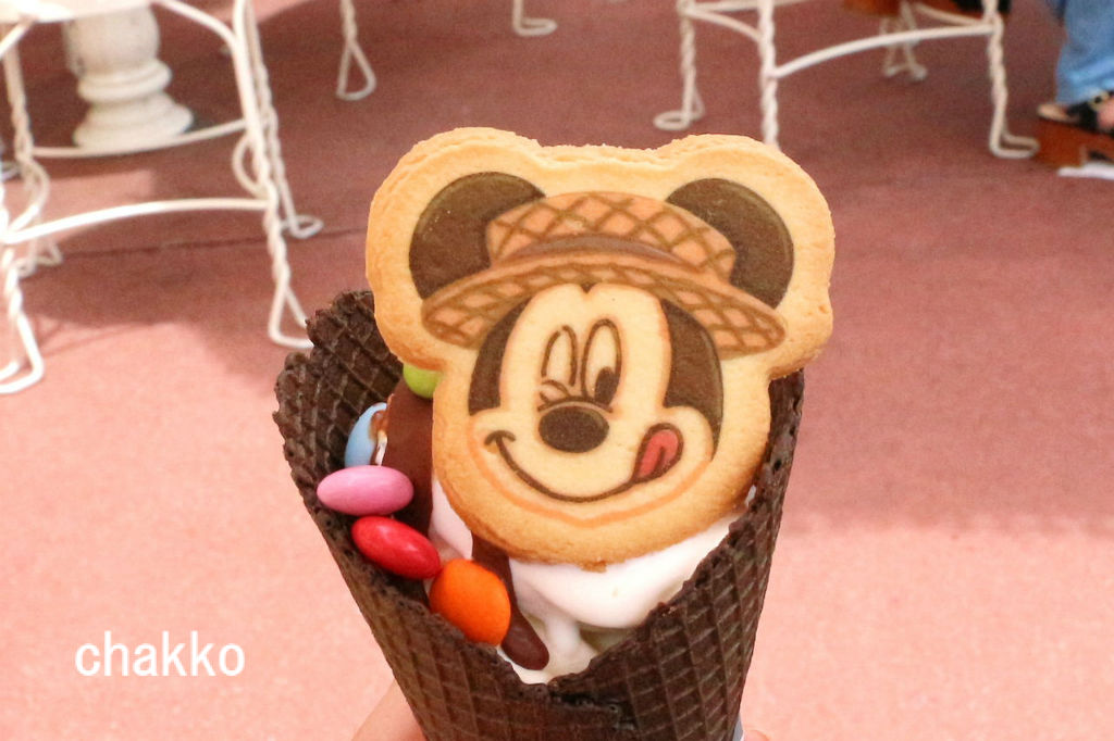 ミッキーのお顔が可愛いソフトクリーム Chakkoのtdrに行ったよ ミッキーのお顔が可愛いソフトクリーム Chakkoのtdrに行ったよ