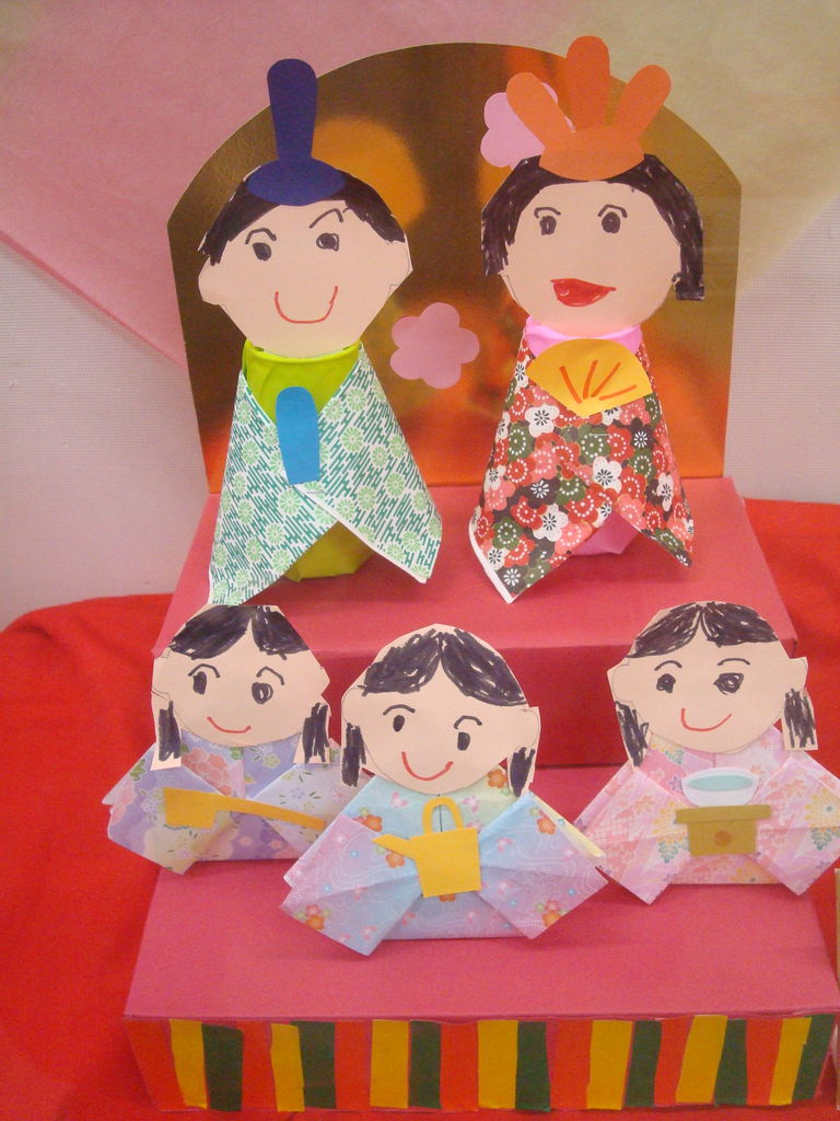 佐度の画廊45 園児の雛人形 佐渡広場