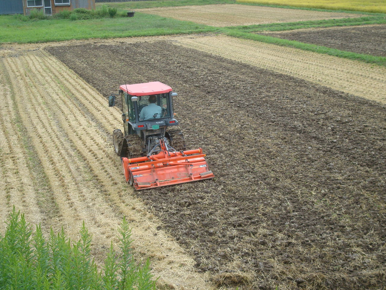 専業農家が使っていた、2トンまで使える米穀乾燥機です。