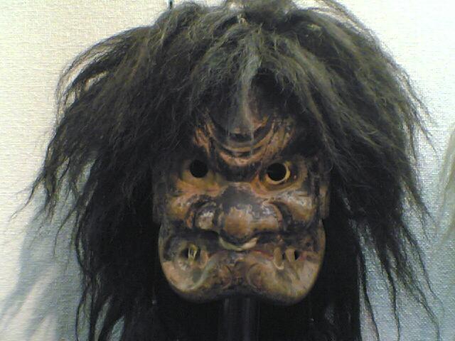 伝統的な木製お面 、佐渡鬼太鼓「オンデコ」、赤鬼、青鬼です。 鬼太鼓5：鬼の面 : 佐渡広場