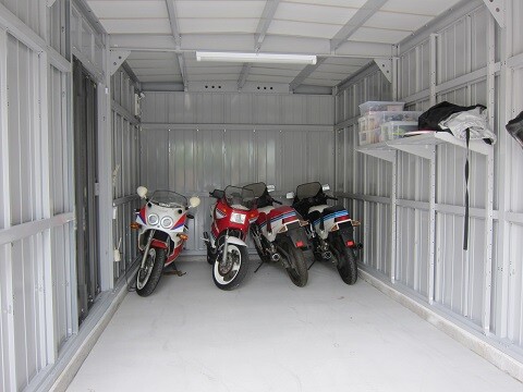 イナバガレージに単管パイプで棚を制作 けんじぃ日記 チャンプｒｓと初期型ガンマと育児の記録